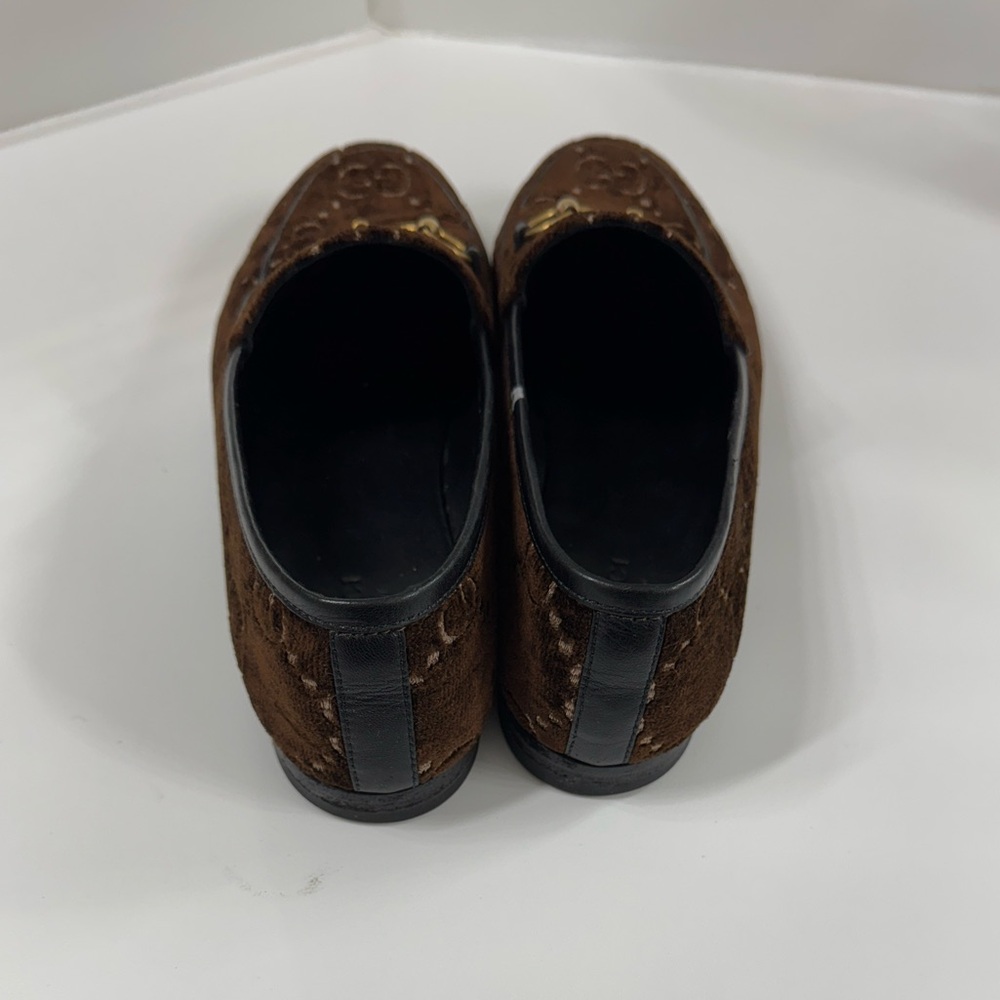 Gucci Brown Velvet Loafers with Gold Accents - Picture 2 of 6